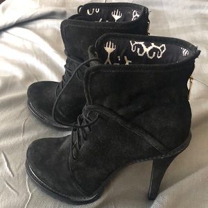 Elizabeth and James Ankle boots 10M